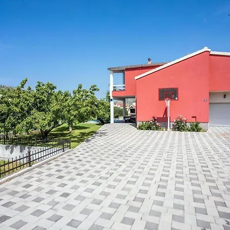 Dom wakacyjny Family Friendly House With A Swimming Pool Srinjine, Split - 23950 *