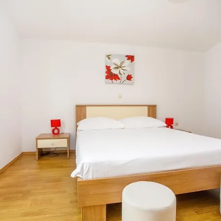 Family Friendly House With A Swimming Pool Srinjine, Split - 23950 Nyaraló