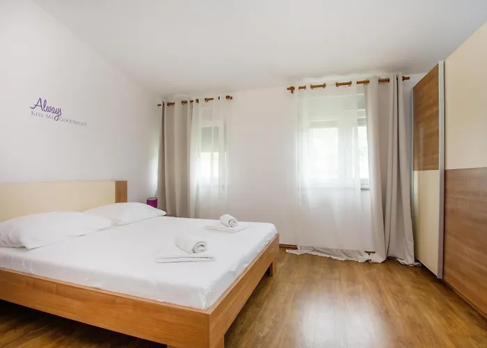 Family Friendly House With A Swimming Pool Srinjine, Split - 23950 Dom wakacyjny *